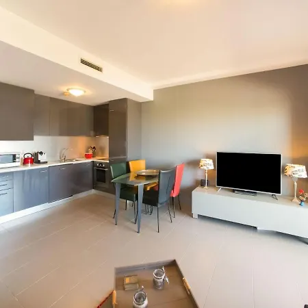 Modern In With Swimming Pool * Portimão
