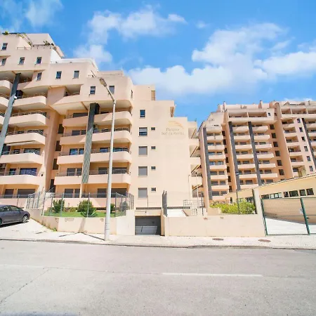 Appartement Modern In With Swimming Pool