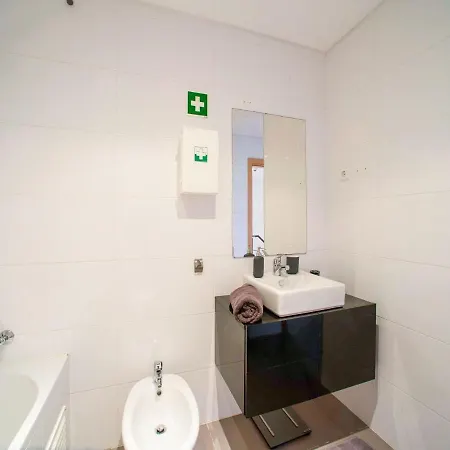 Modern In With Swimming Pool Portimão